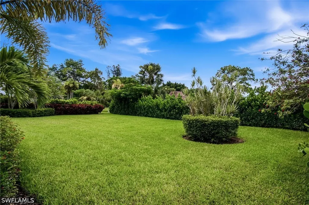 664 Pompano Drive Naples FL 34110