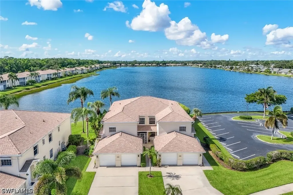 2390 Piccadilly Circus Naples FL 34112
