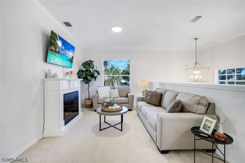 2390 Piccadilly Circus Naples FL 34112