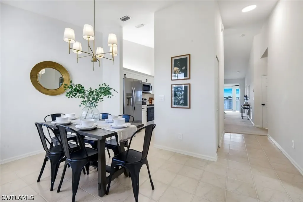 2390 Piccadilly Circus Naples FL 34112