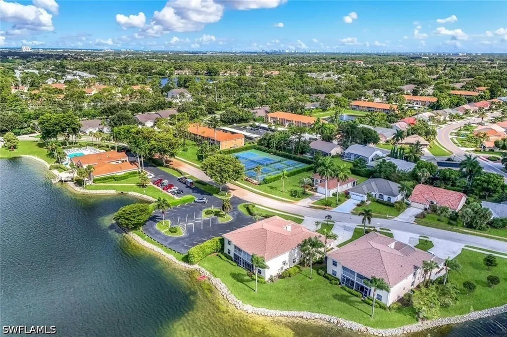 2390 Piccadilly Circus Naples FL 34112