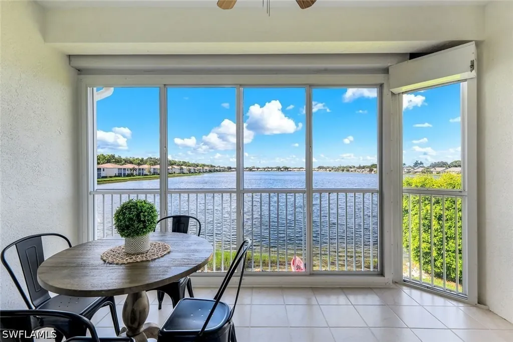 2390 Piccadilly Circus Naples FL 34112