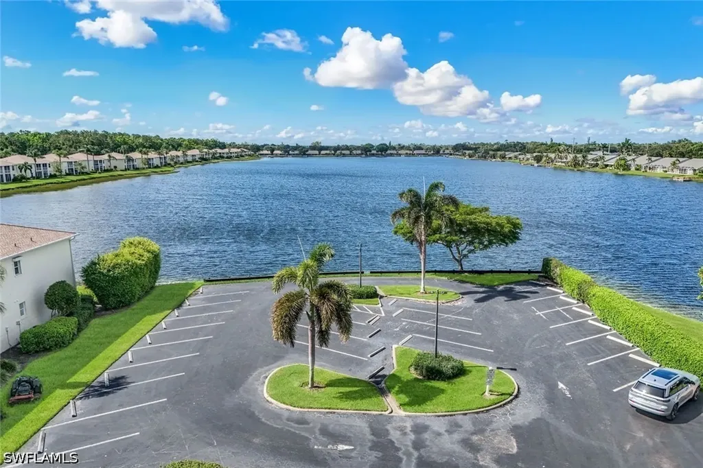 2390 Piccadilly Circus Naples FL 34112