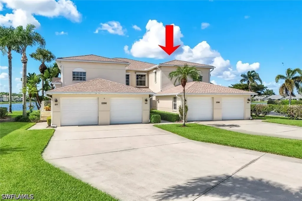 2390 Piccadilly Circus Naples FL 34112