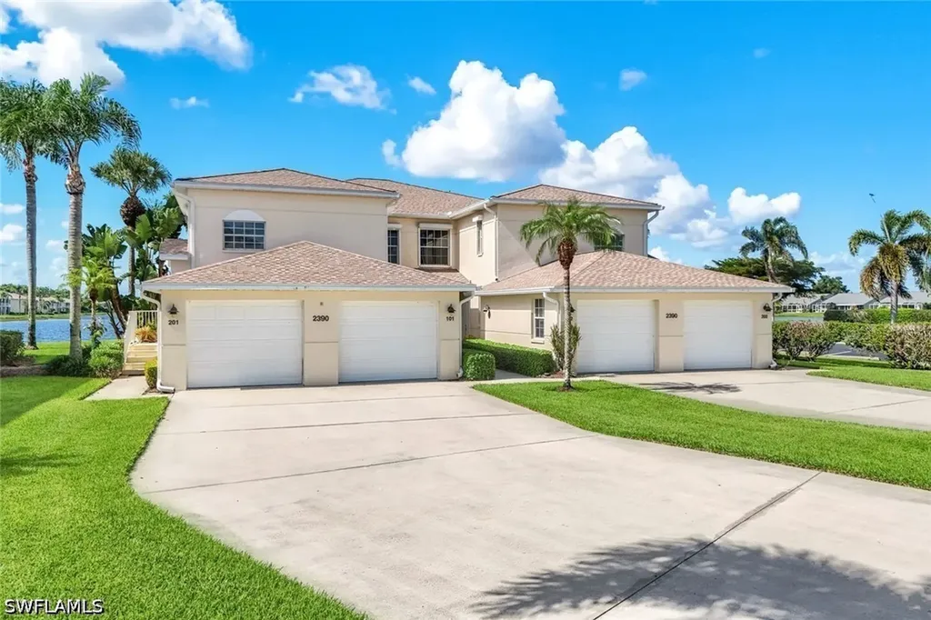 2390 Piccadilly Circus Naples FL 34112