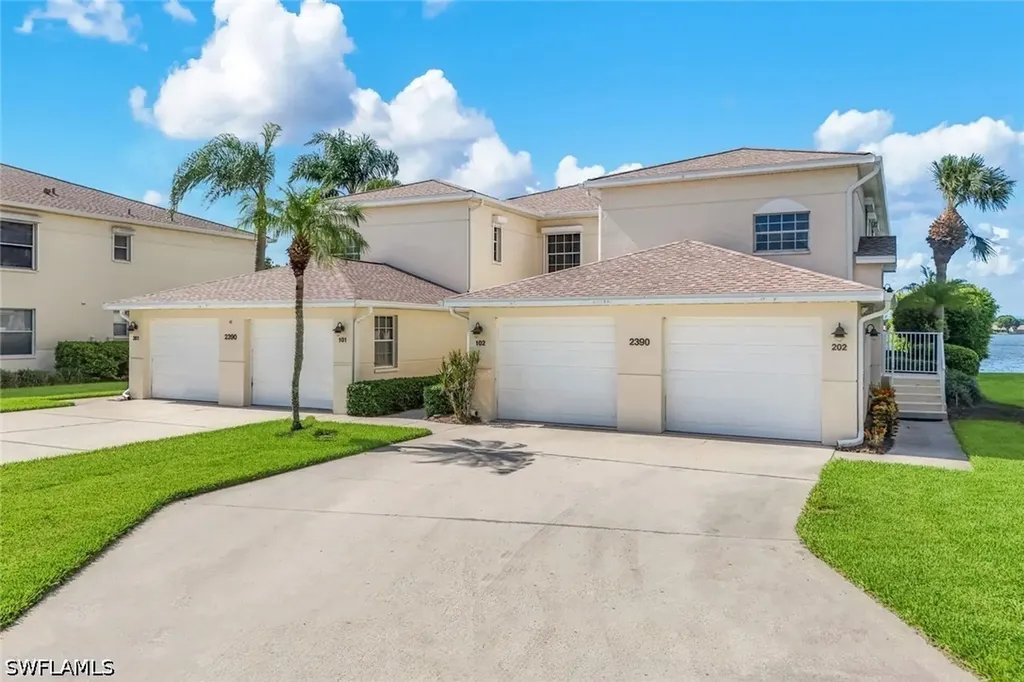 2390 Piccadilly Circus Naples FL 34112