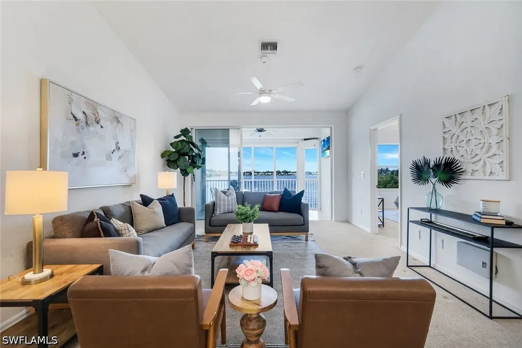 2390 Piccadilly Circus Naples FL 34112