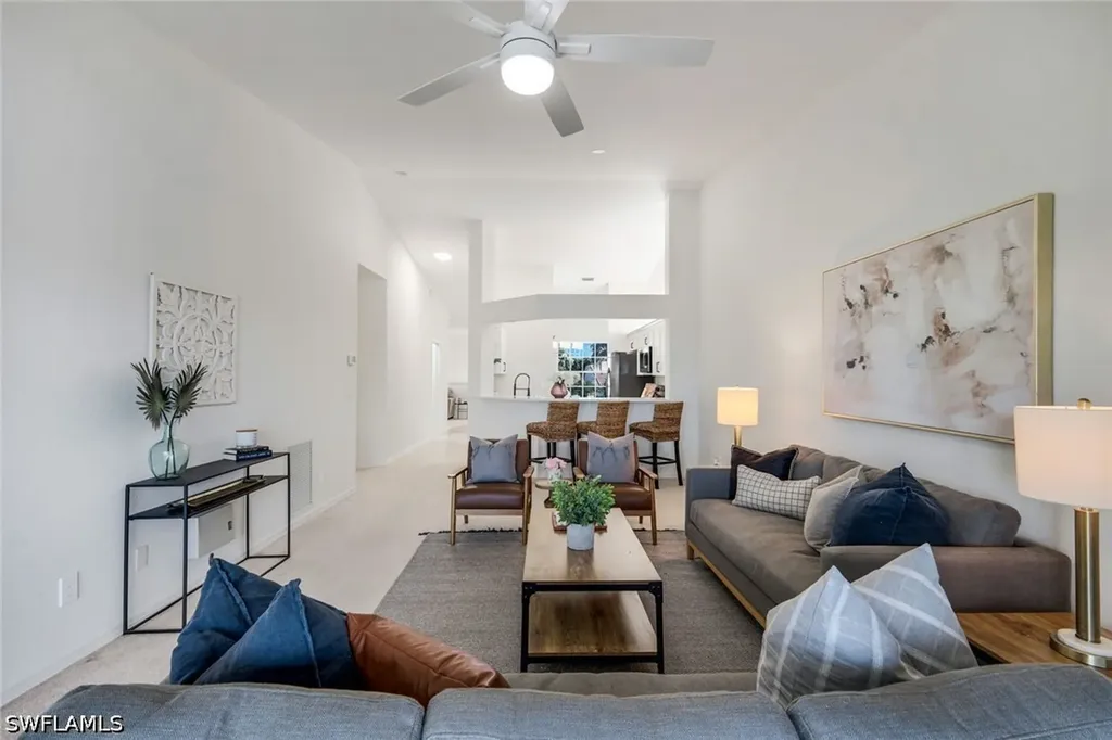 2390 Piccadilly Circus Naples FL 34112