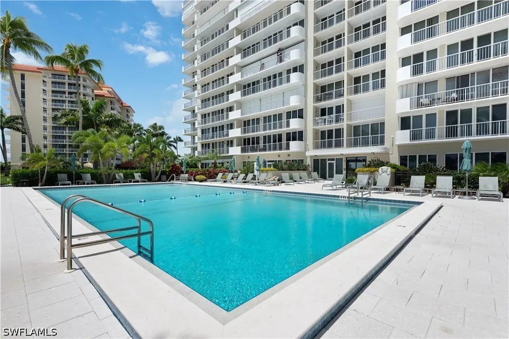 Marco Island FL, 140 Seaview Court, Unit 204S