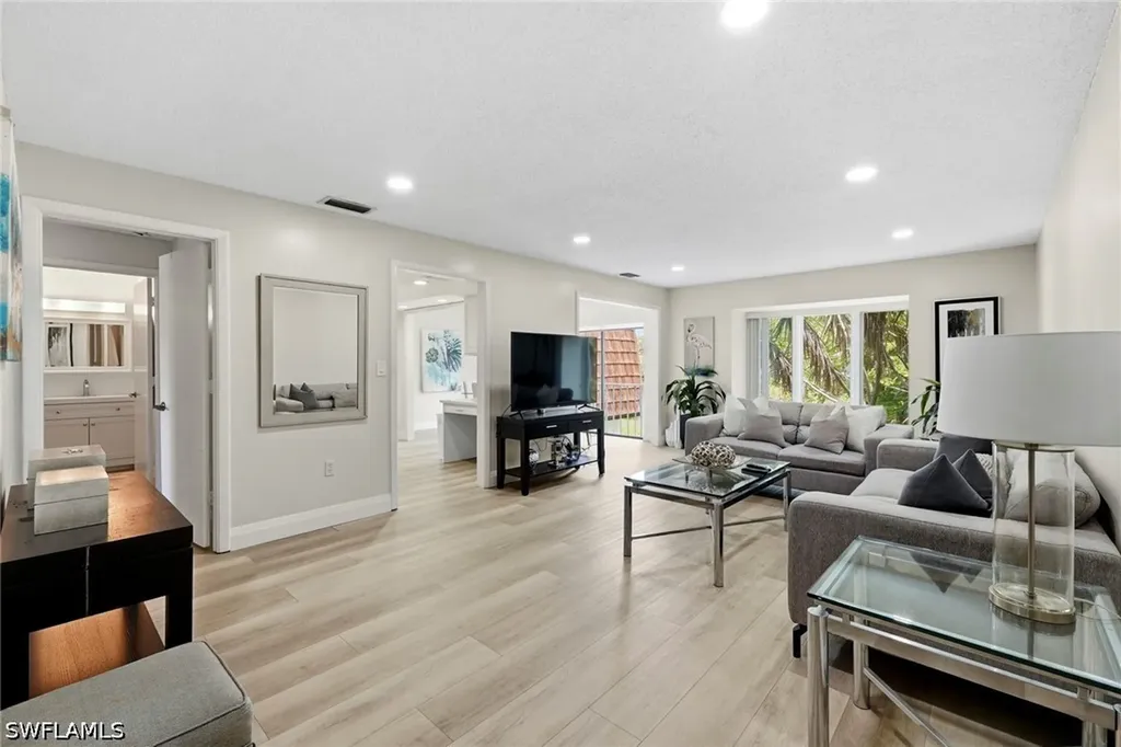 428 Meadowlark Lane Naples FL 34105