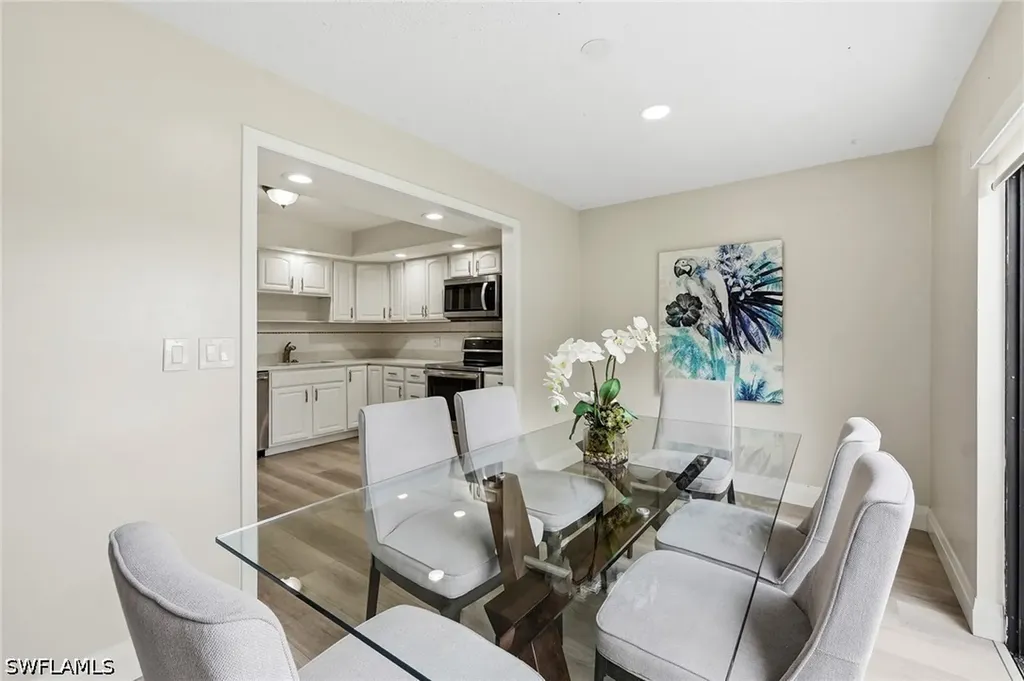428 Meadowlark Lane Naples FL 34105