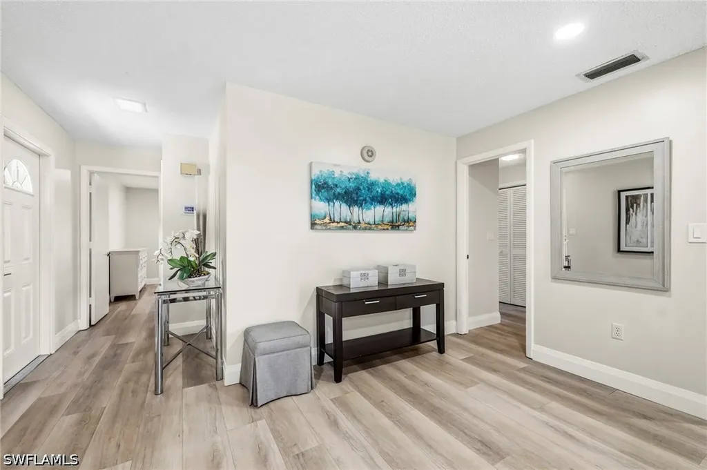 428 Meadowlark Lane Naples FL 34105