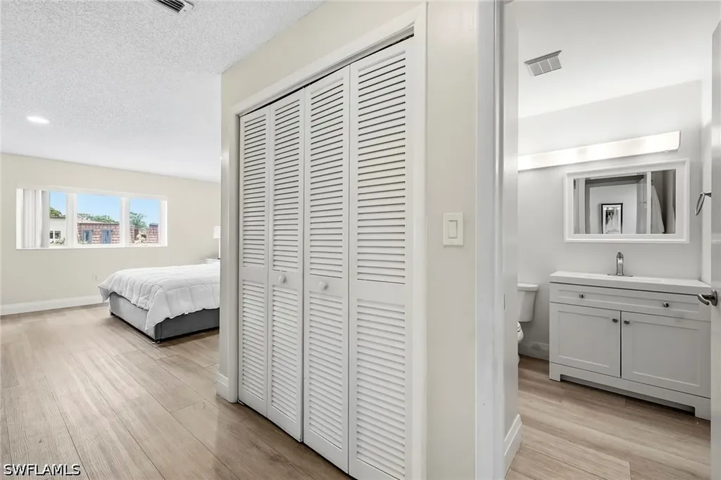 428 Meadowlark Lane Naples FL 34105