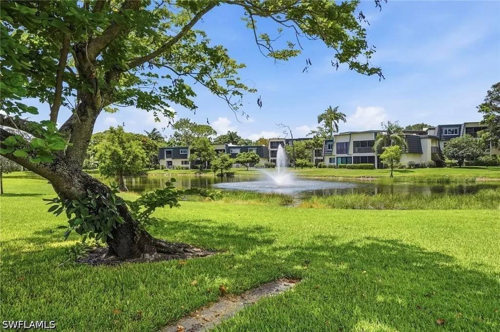 428 Meadowlark Lane Naples FL 34105