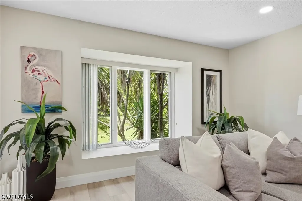 428 Meadowlark Lane Naples FL 34105