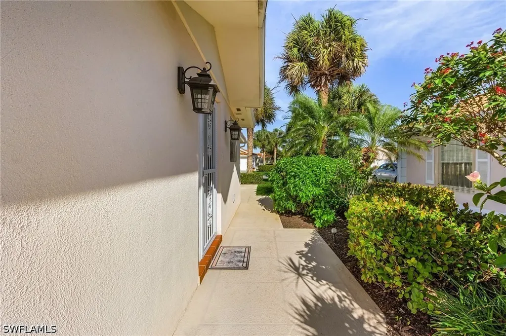 4147 Los Altos Court Naples FL 34109