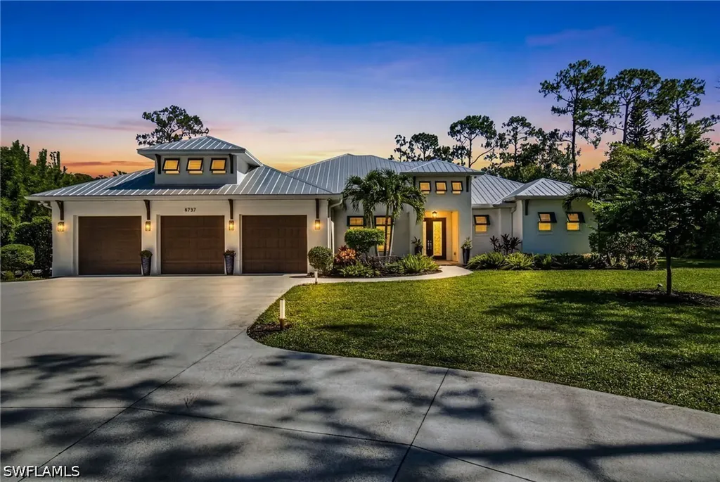 5737 Hidden Oaks Lane Naples FL 34119