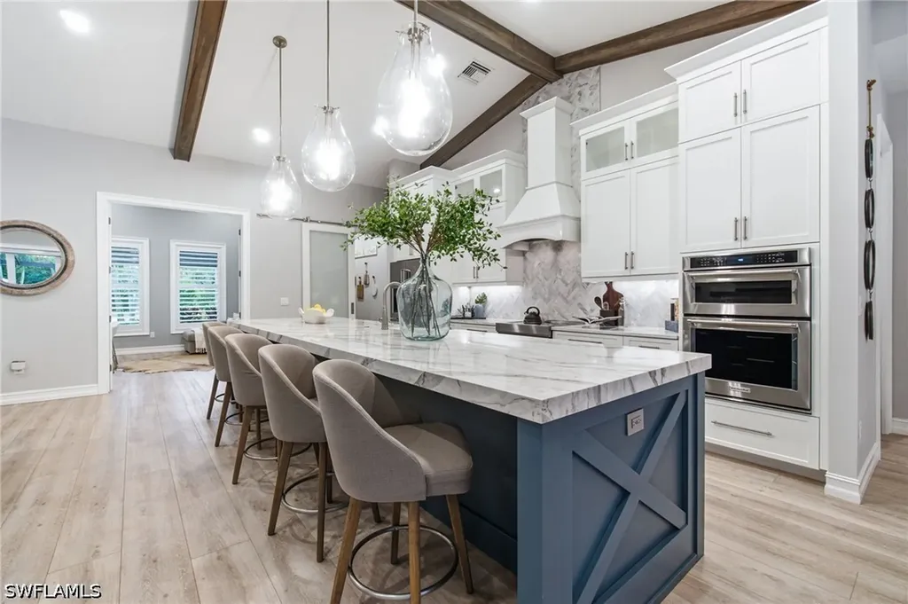 5737 Hidden Oaks Lane Naples FL 34119