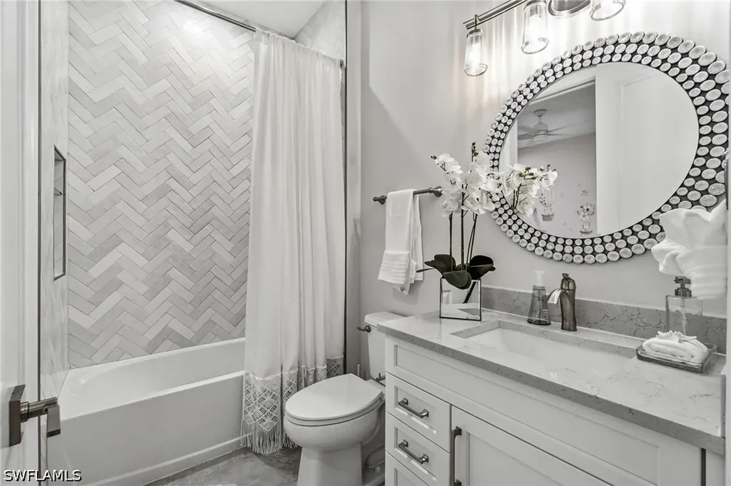 5737 Hidden Oaks Lane Naples FL 34119