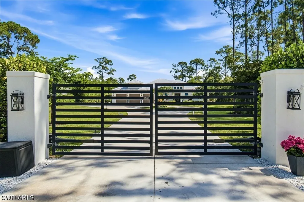 5737 Hidden Oaks Lane Naples FL 34119