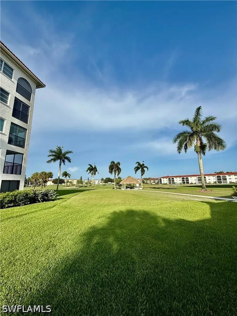 1 High Point Circle W Naples FL 34103