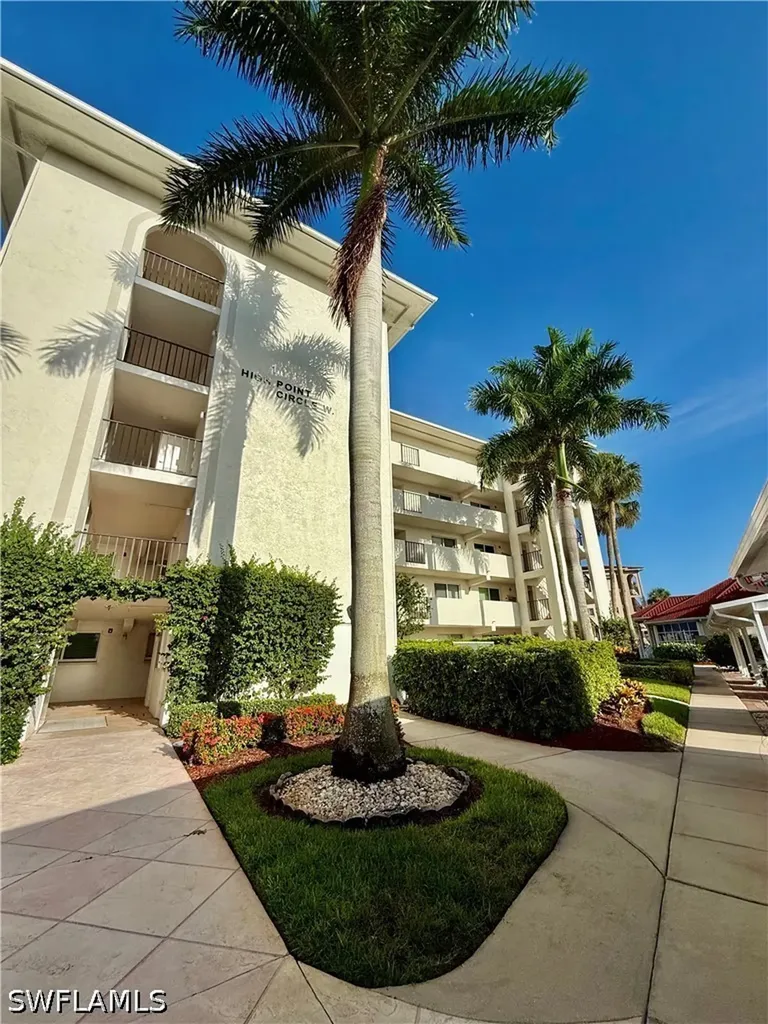 1 High Point Circle W Naples FL 34103
