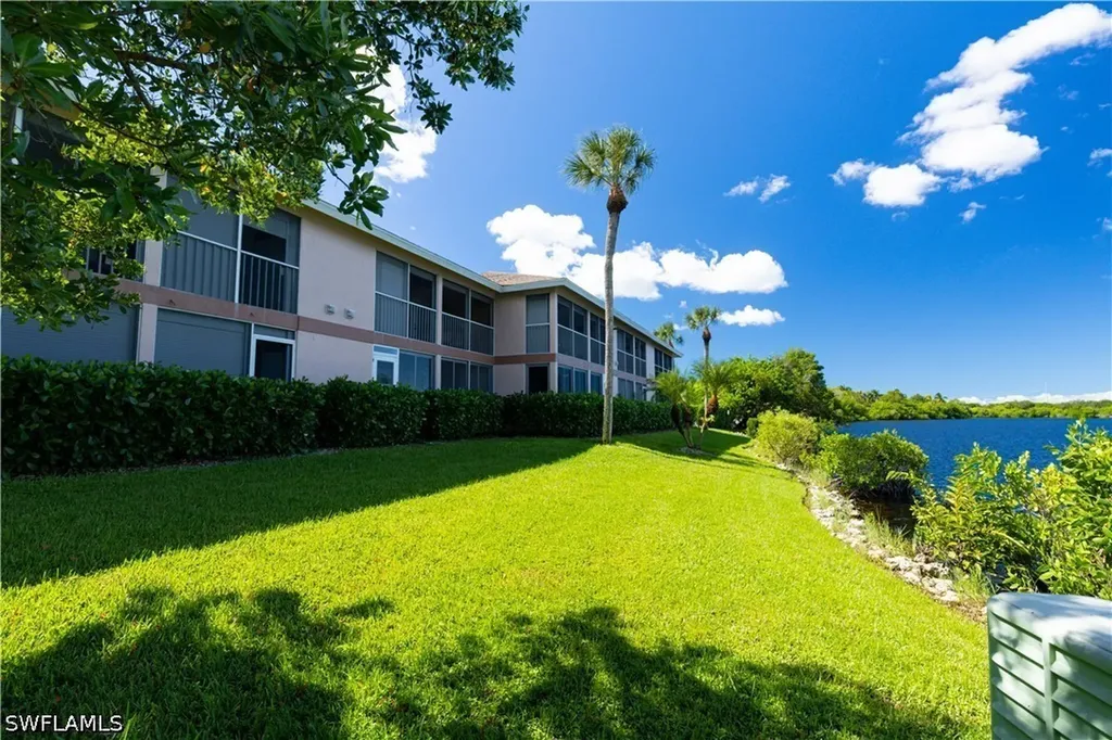 1015 Mainsail Drive Naples FL 34114