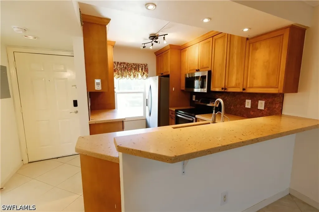 1015 Mainsail Drive Naples FL 34114