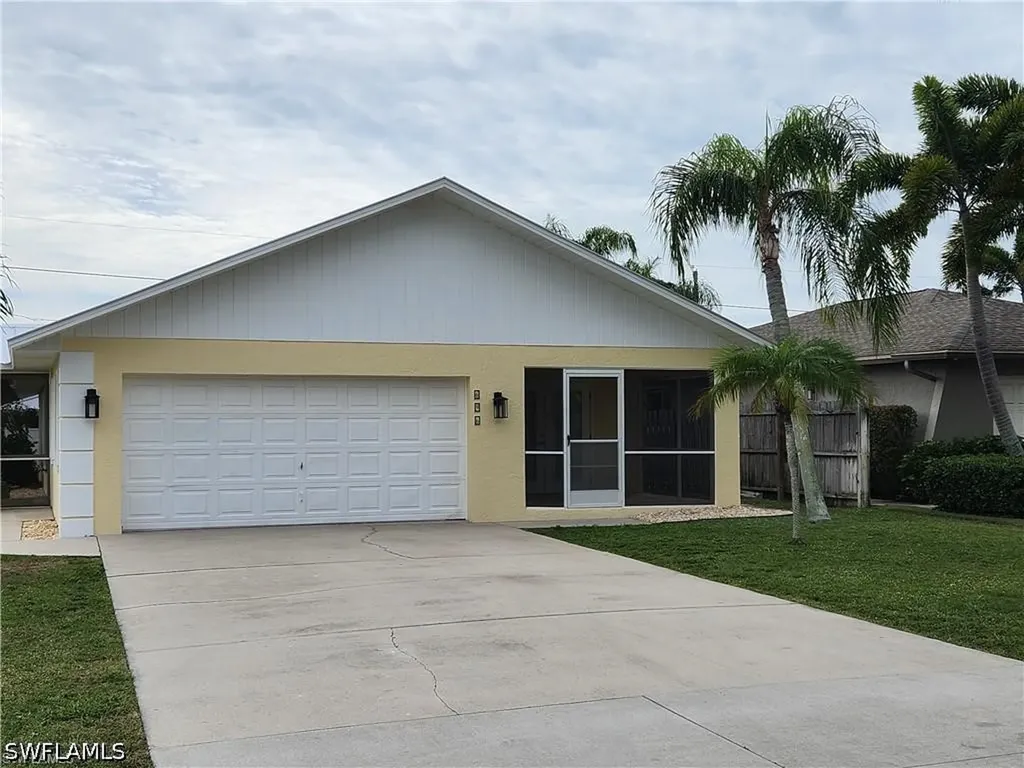 696 94th Avenue N Naples FL 34108