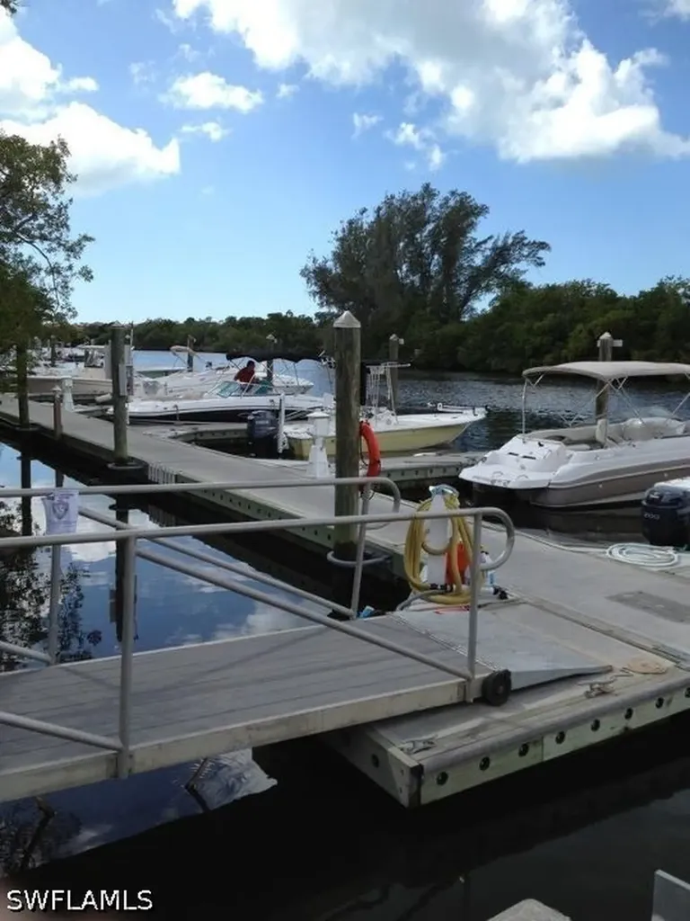 477 North Road Naples FL 34104