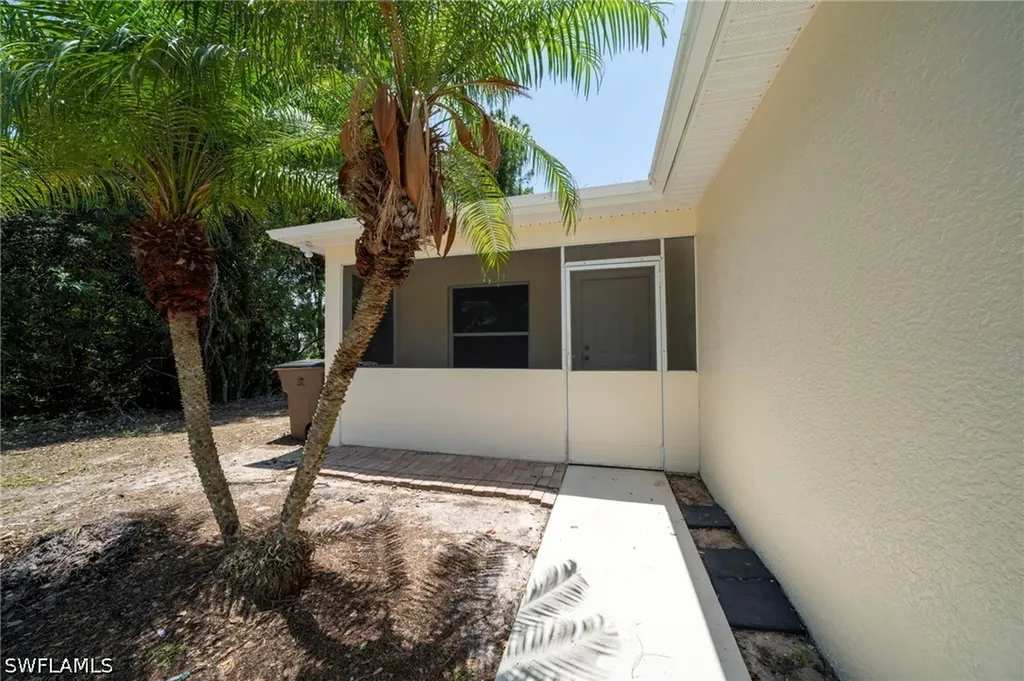 4733 29th Street SW Lehigh Acres FL 33973