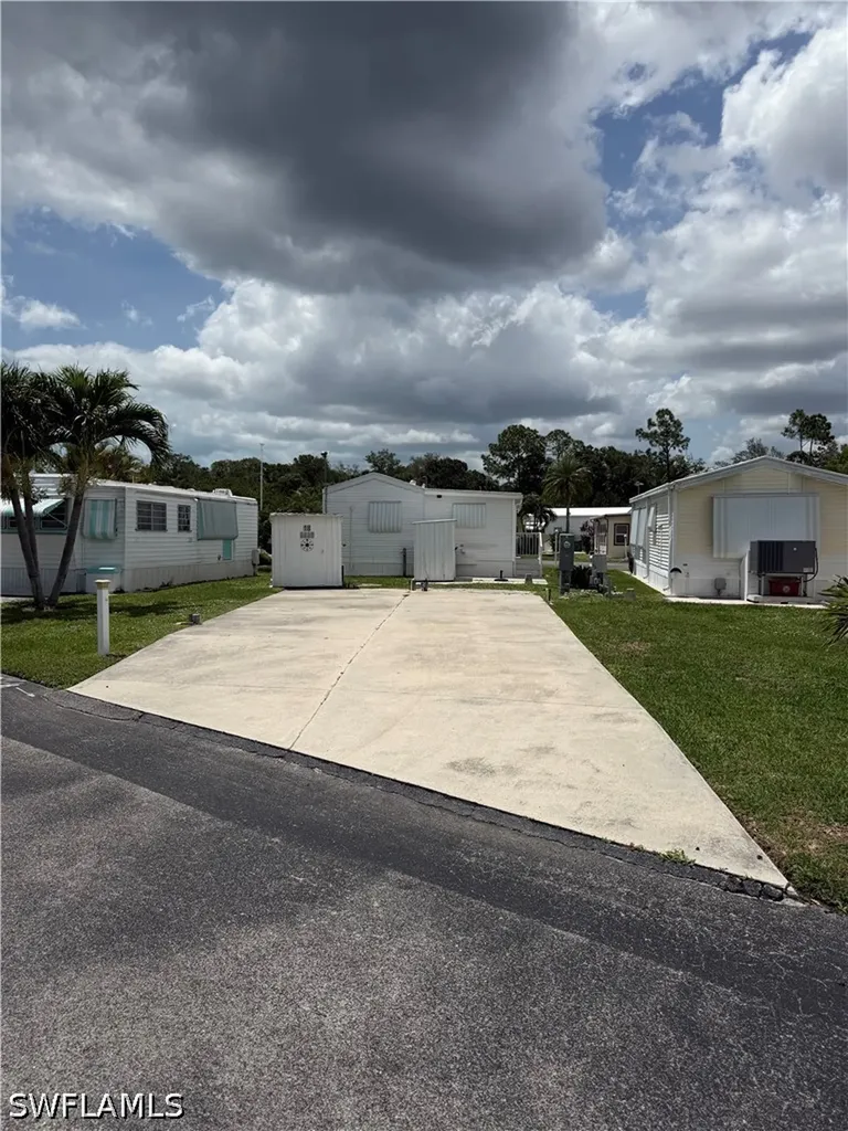 18 Jade Drive Naples FL 34114