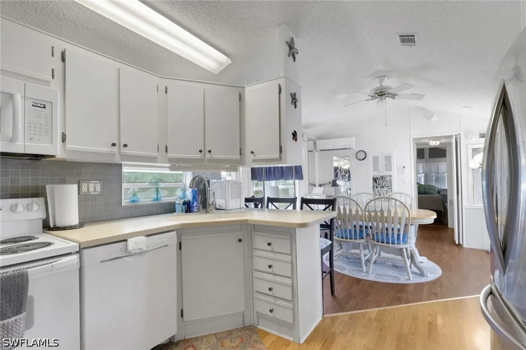 386 Leopard Lane Naples FL 34114