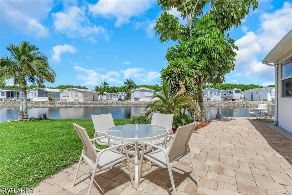 386 Leopard Lane Naples FL 34114