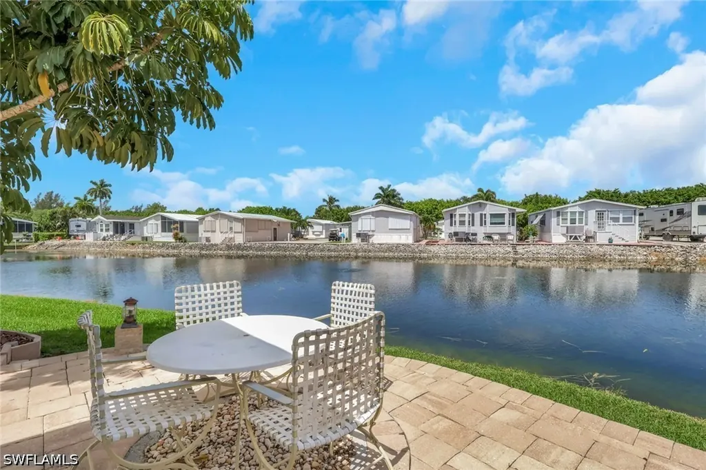 386 Leopard Lane Naples FL 34114