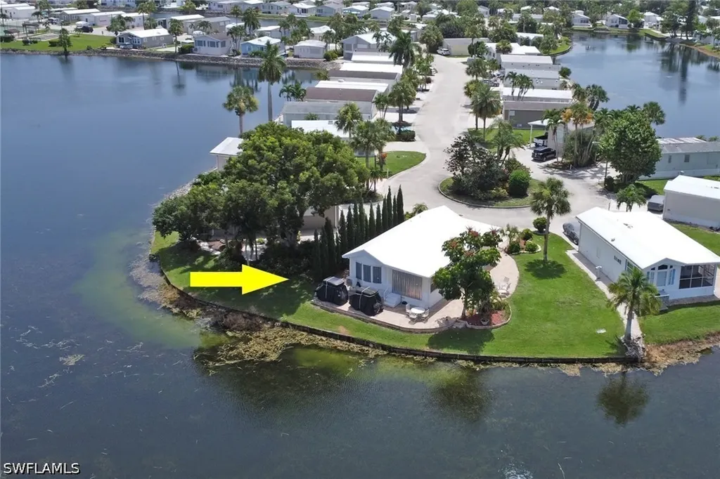 386 Leopard Lane Naples FL 34114