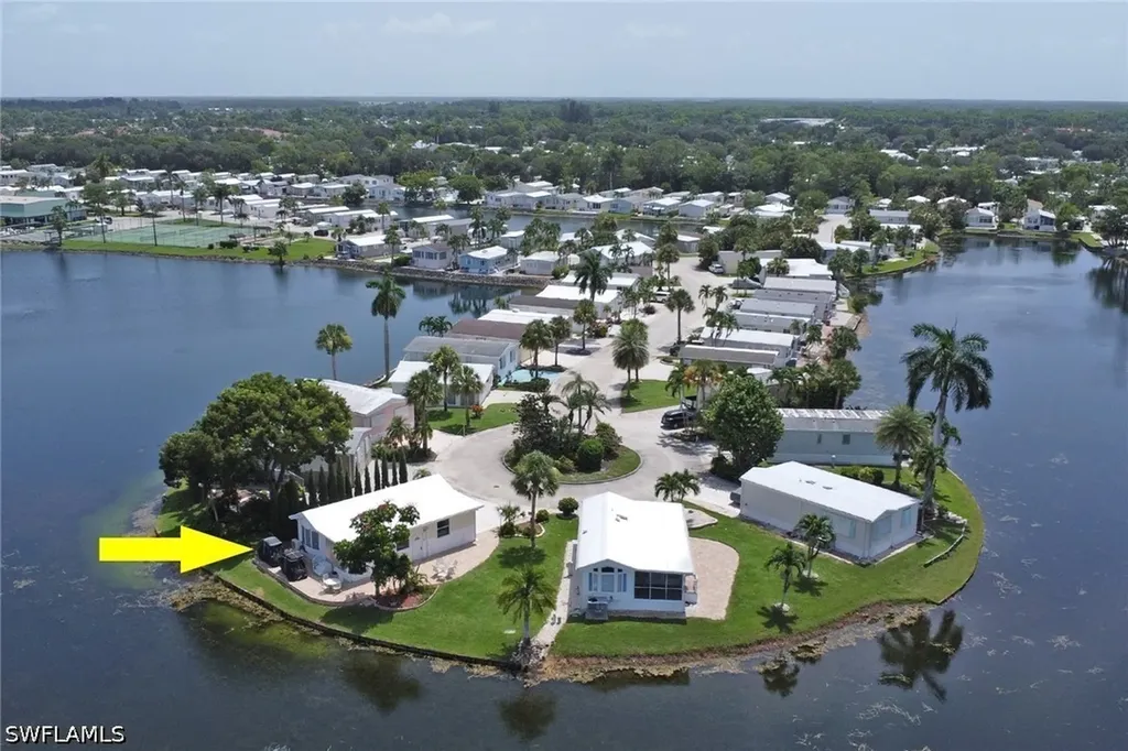 386 Leopard Lane Naples FL 34114