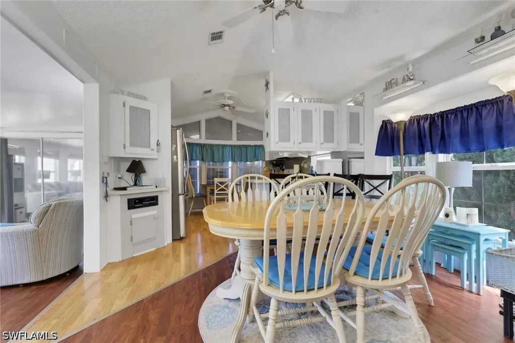 386 Leopard Lane Naples FL 34114