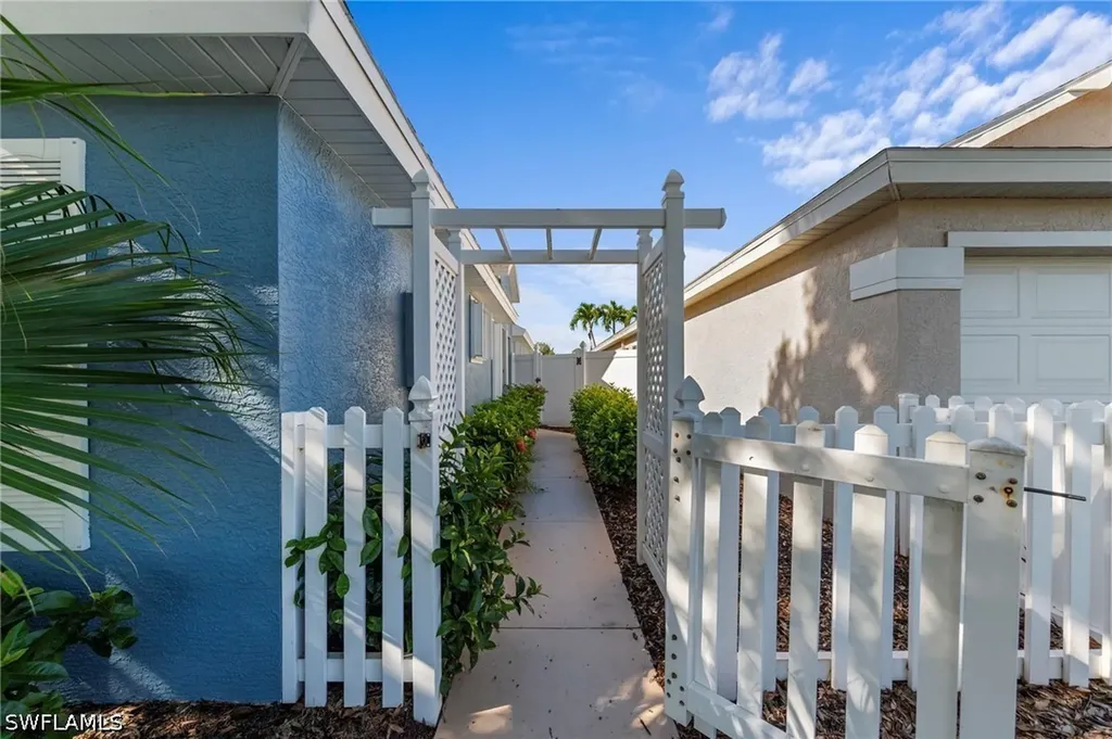 14932 Sterling Oaks Drive Naples FL 34110