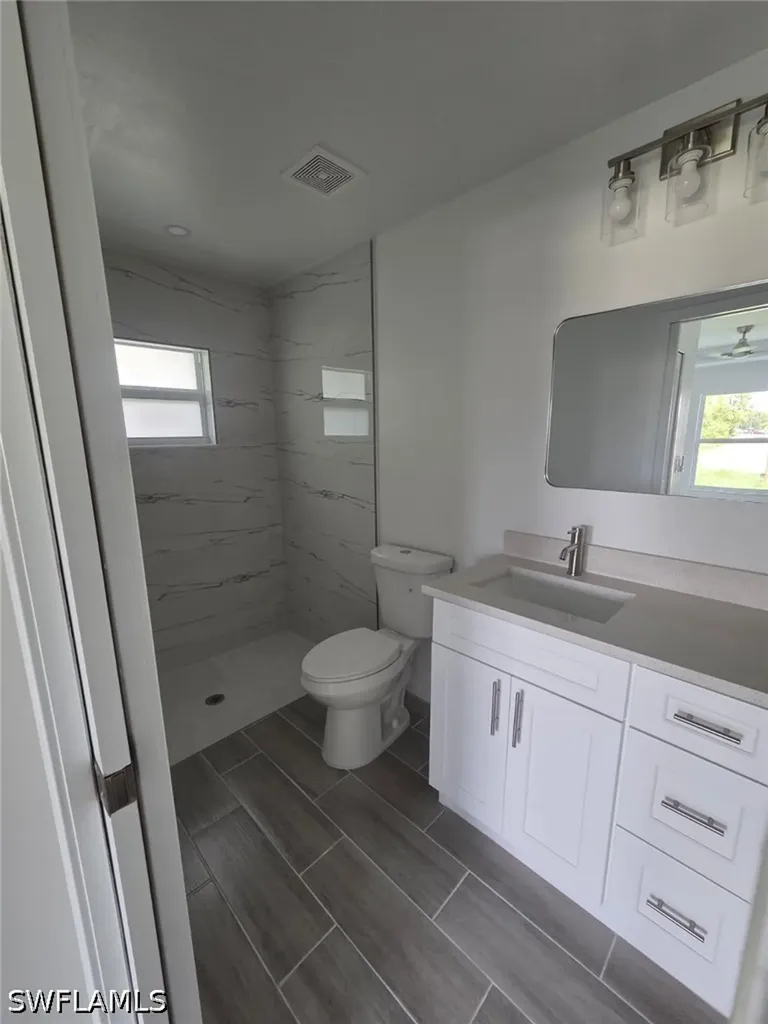 617/619 Creuset Avenue S Lehigh Acres FL 33974