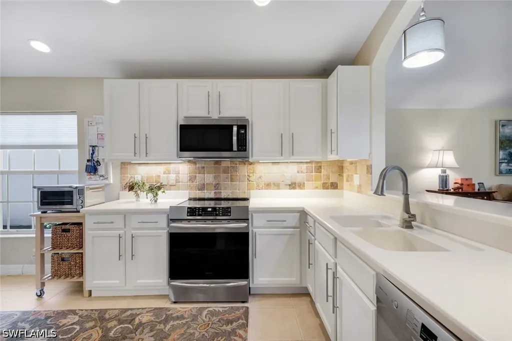 1654 Triangle Palm Terrace Naples FL 34119