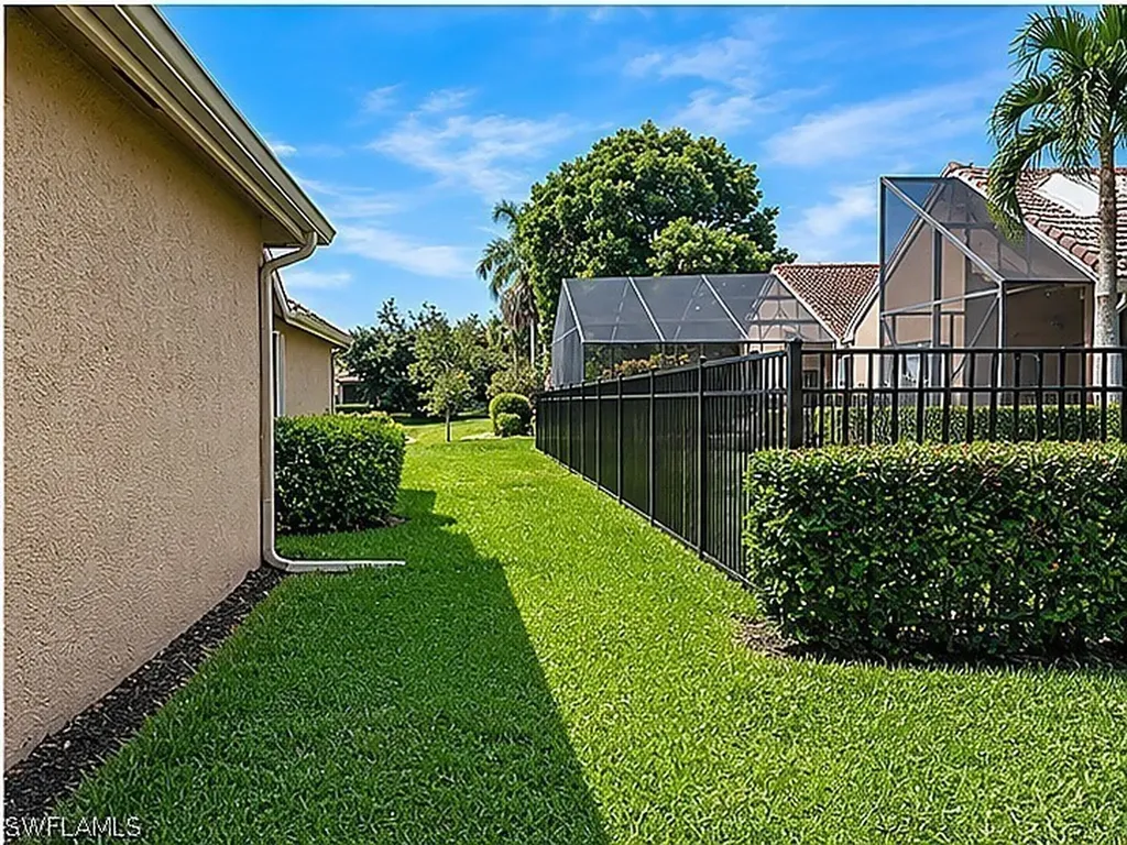 1654 Triangle Palm Terrace Naples FL 34119