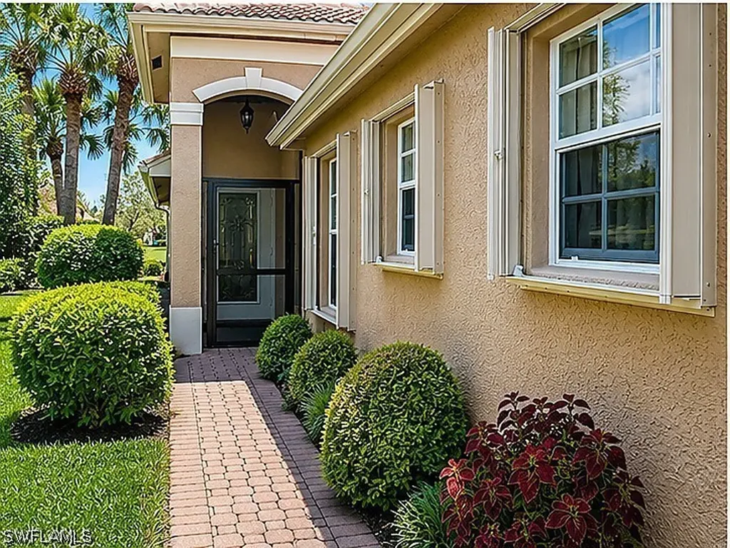1654 Triangle Palm Terrace Naples FL 34119
