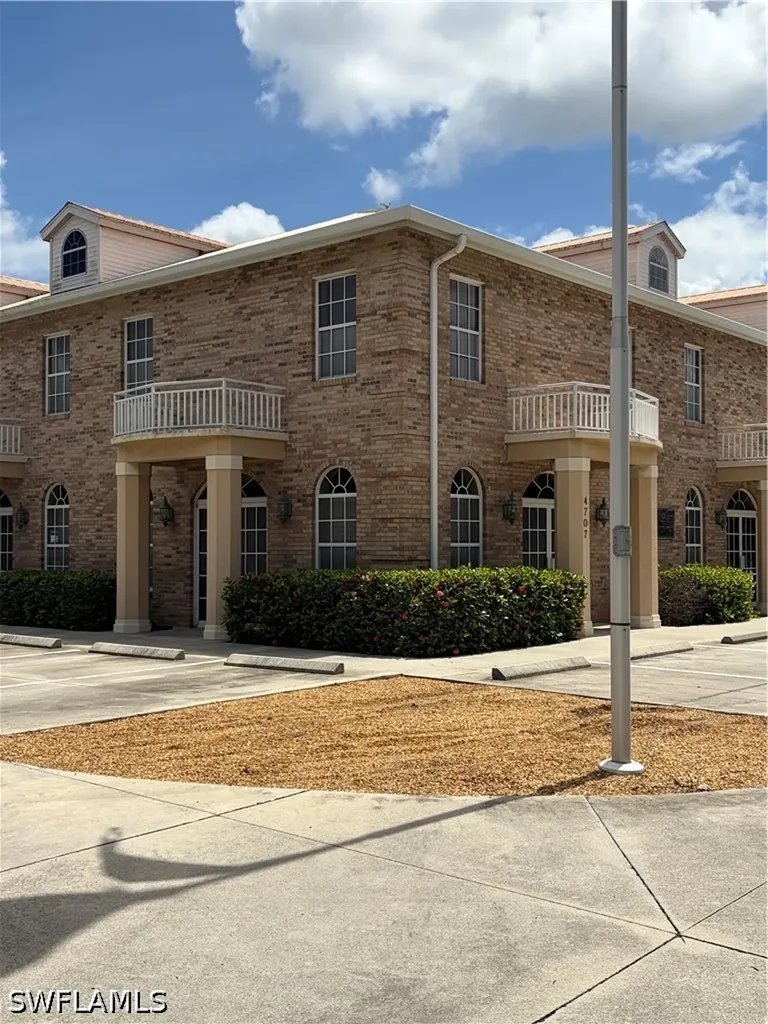 4707 Enterprise Avenue Naples FL 34104