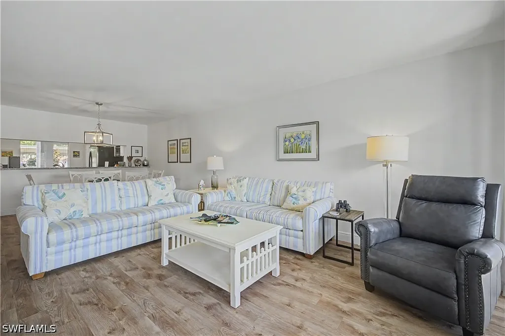 7065 Dennis Circle Naples FL 34104