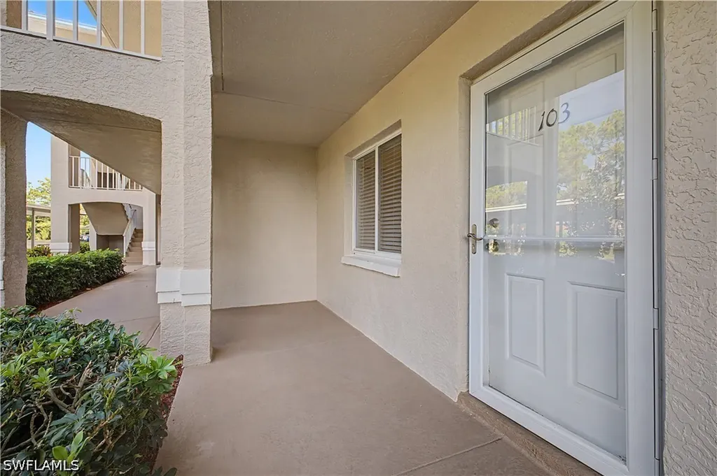 7065 Dennis Circle Naples FL 34104