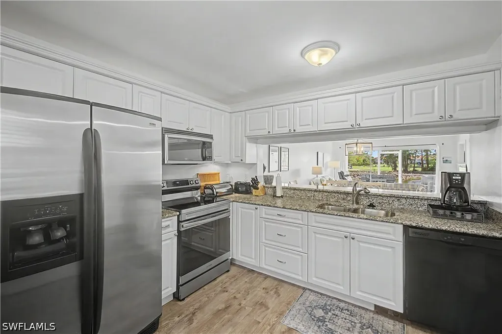 7065 Dennis Circle Naples FL 34104
