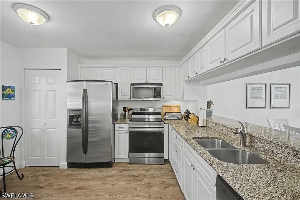 7065 Dennis Circle Naples FL 34104