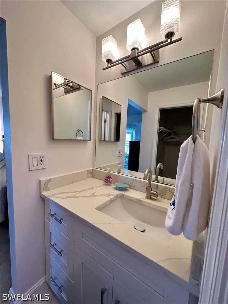 10686 Gulfshore Drive Naples FL 34108-3041
