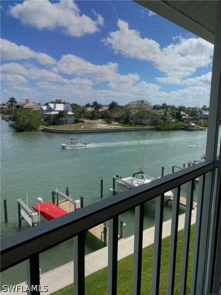 10686 Gulfshore Drive Naples FL 34108-3041